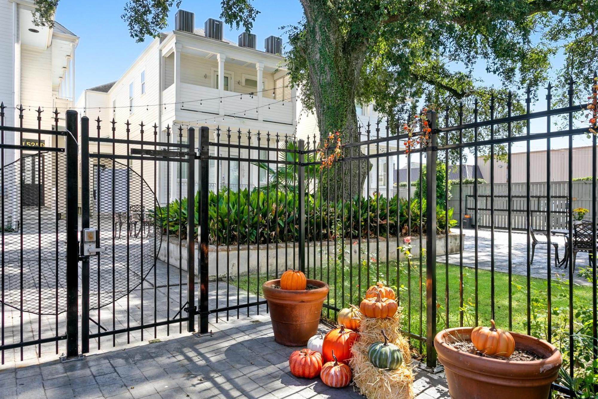Modern 2Br On Carondelet By Hosteeva Apartment New Orleans Luaran gambar
